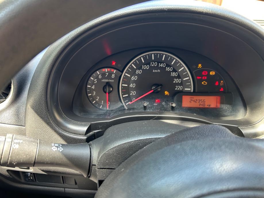 Nissan Micra 1,2, fotografija 3