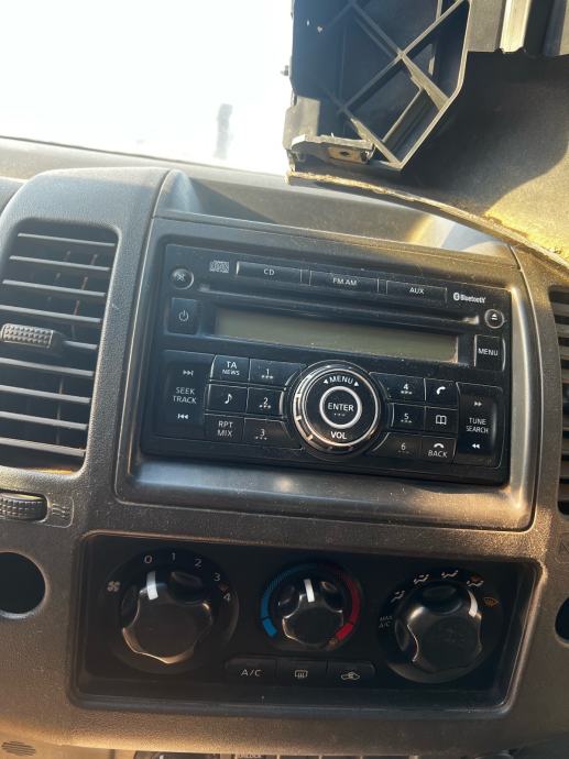 Nissan Navara 2.5 dizel, fotografija 6