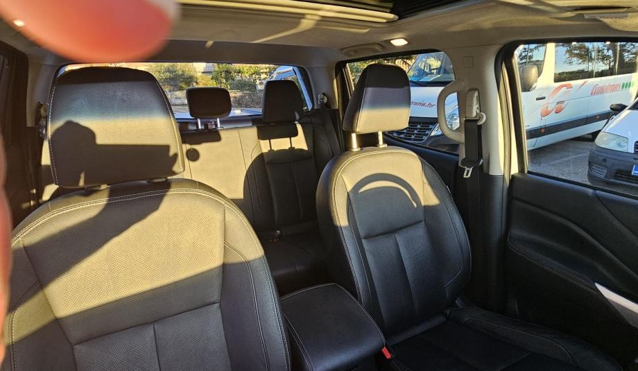 Nissan Navara, 140kw, u izvrsnom stanju, full oprema, u PDV-u, fotografija 12
