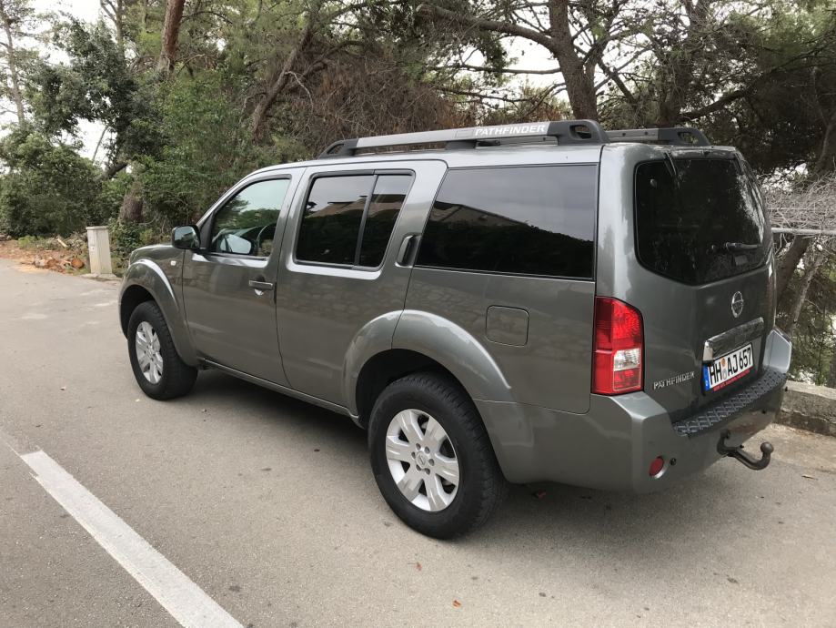 Nissan pathfinder 2