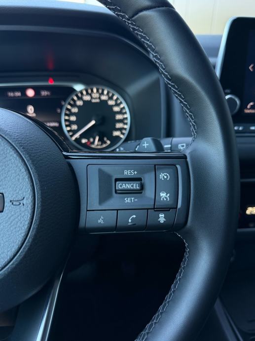Nissan Qashqai 1.3 158KS | AUTOMATIK | LED | KAMERA | ALU 17 | JAMSTVO, fotografija 16