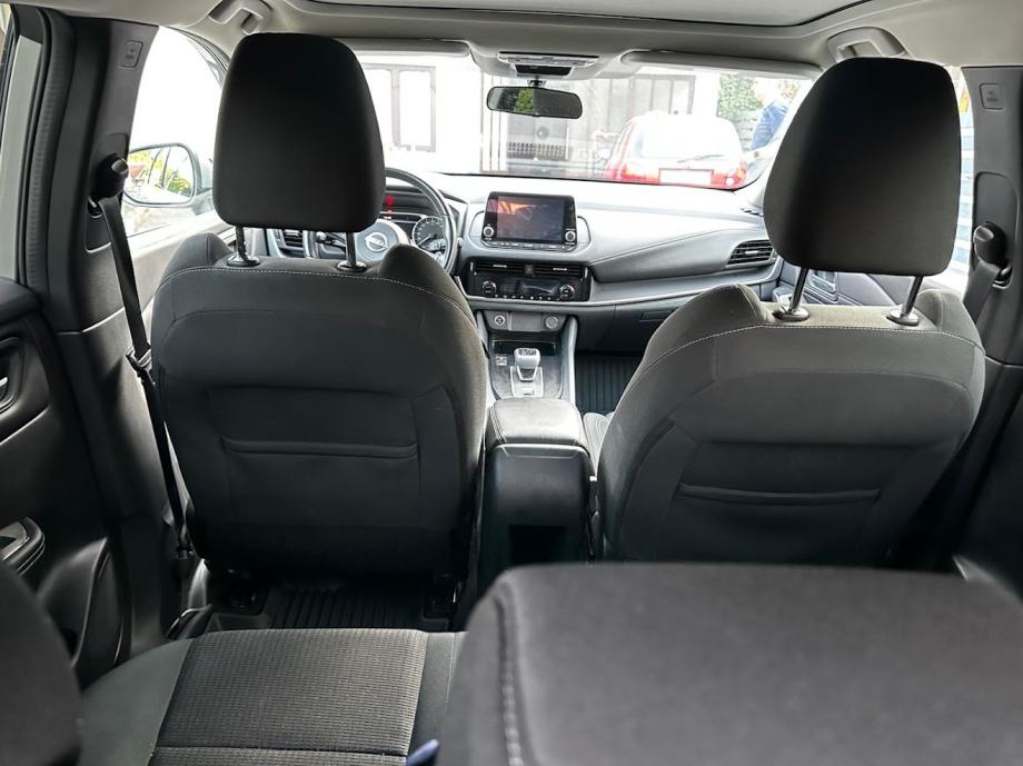 Nissan Qashqai 1.3 automatik, fotografija 18