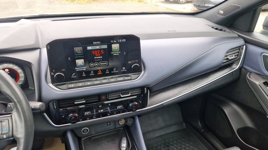 Nissan Qashqai 1.3 automatik TEKNA+, zimski paket, kamere 360, jamstvo, fotografija 20