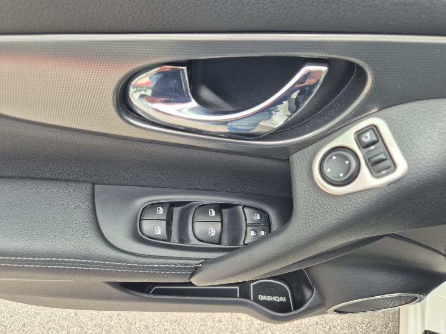 Nissan Qashqai 1,3 DIG-T 140 N-Connecta, fotografija 15