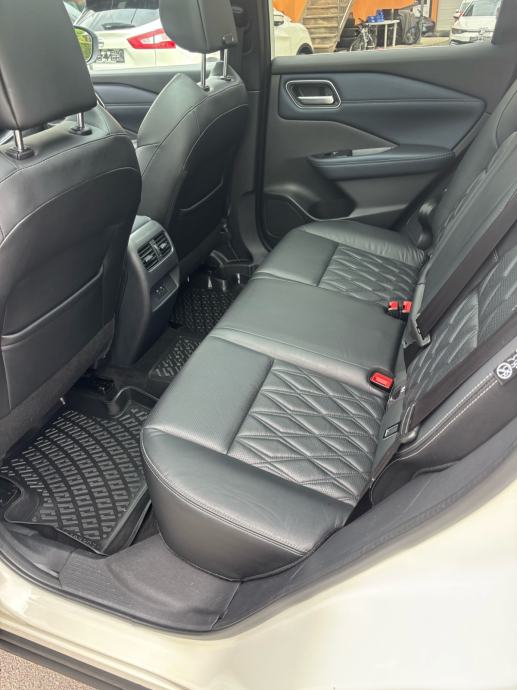 Nissan Qashqai 1,3 DIG-T automatik, fotografija 14