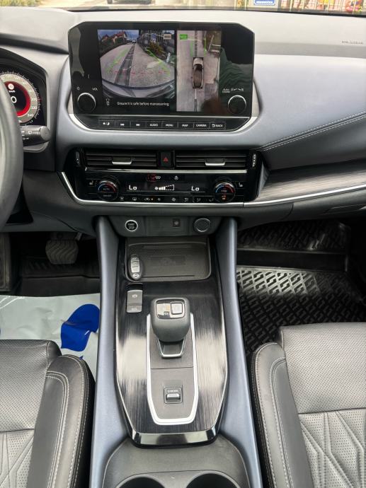 Nissan Qashqai 1,3 DIG-T automatik, fotografija 17