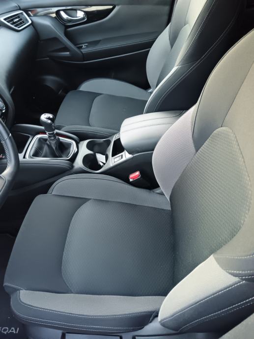 Nissan Qashqai 1,3 DIG-T CONECTA 140 ks, fotografija 17