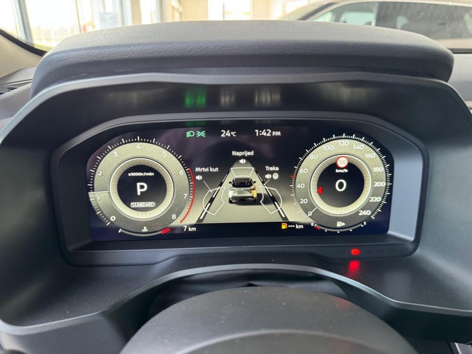 PRILIKA!! Nissan Qashqai 1,3 DIG-T MHEV N-Connecta X-Tronic, DOSTUPNO, fotografija 10