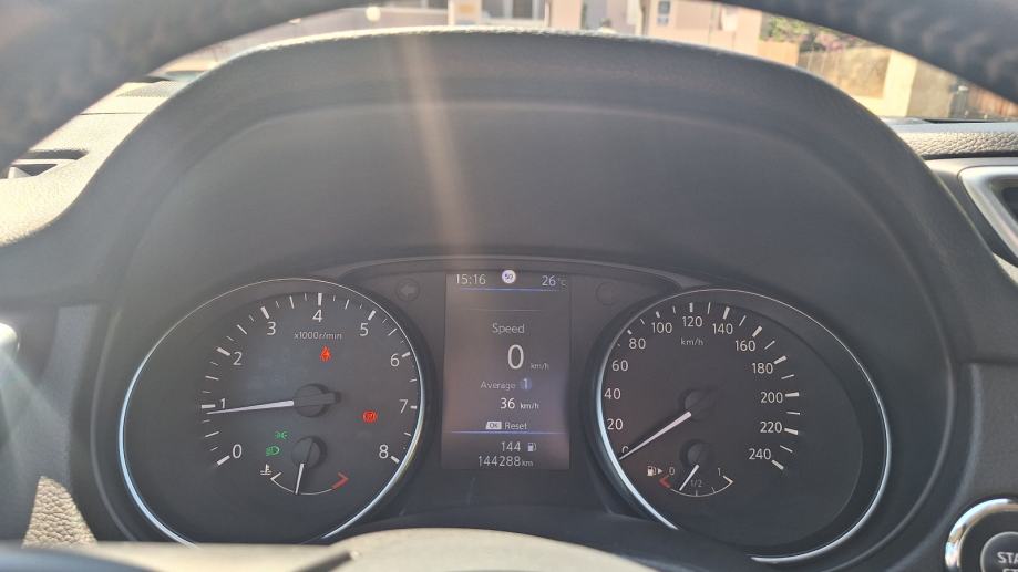 Nissan Qashqai 1,3 DIG-T, fotografija 14