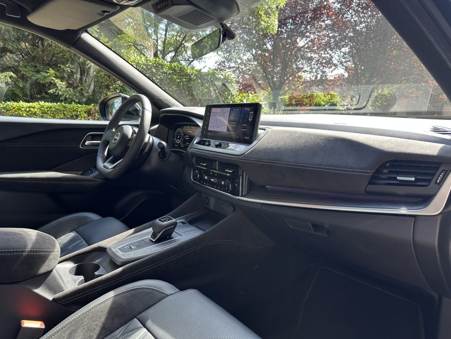Nissan Qashqai 1.3 DIG-T *TEKNA+*XTRONIC*PANO*360°BOSE*HUD*MHEV*PDV*, fotografija 20