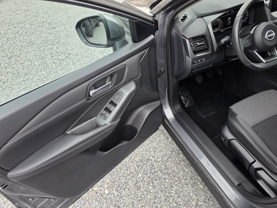 Nissan Qashqai 1.3 MHEV 18TKM,SERV.,NAVI.,LED,ALU.,KAM.360,N CONNECTA, fotografija 19