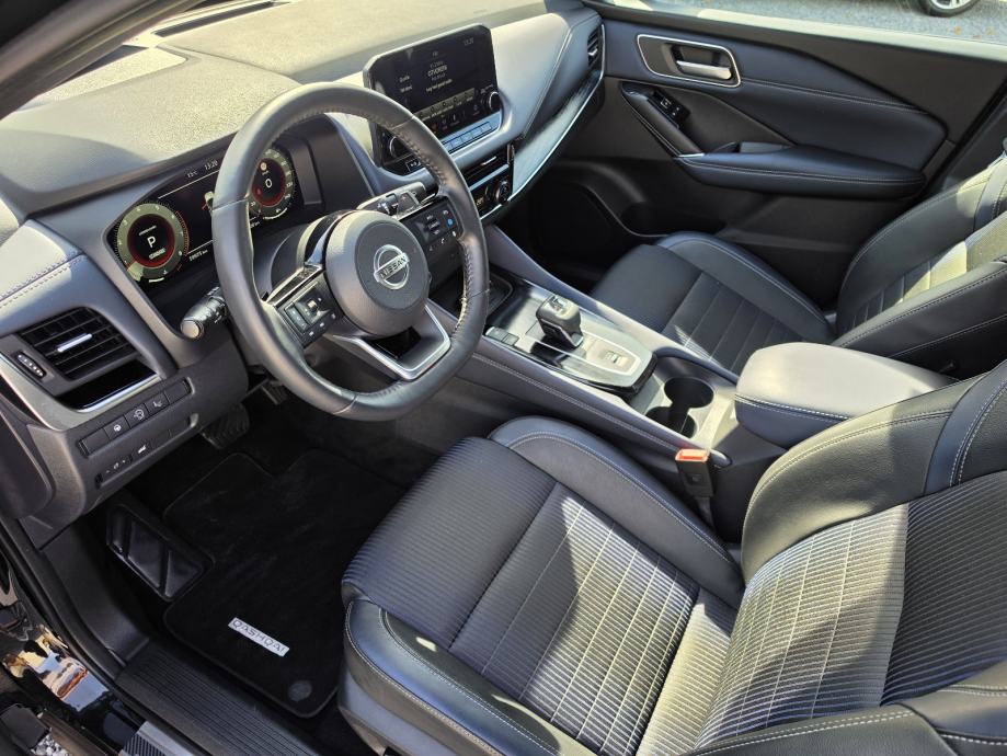 Nissan Qashqai 1.3 MHEV 59TKM,SERV.,NAVI.,LED,KAM.360,PANO.,ALU.,TEKNA, fotografija 17
