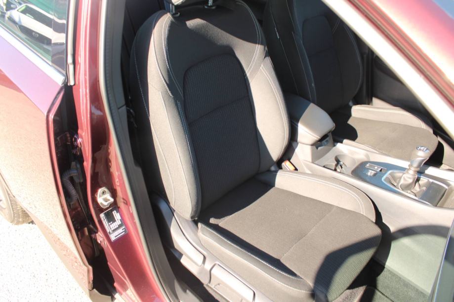 Nissan Qashqai 1.3 MHEV *LED, KAMERA*, fotografija 13