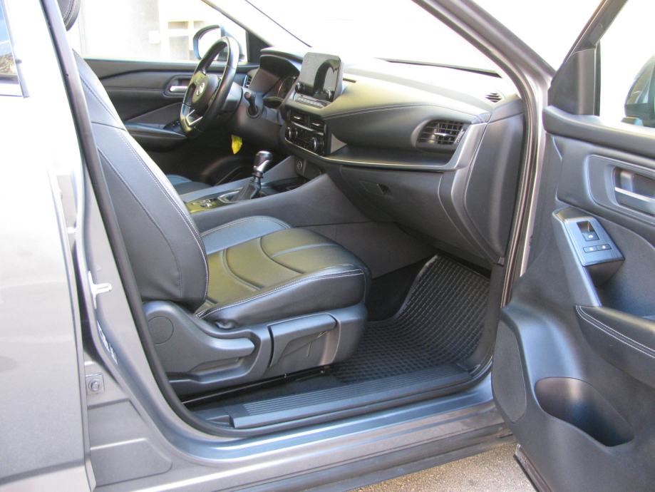 Nissan Qashqai 1.3, fotografija 11