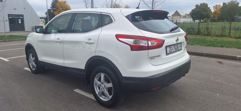 Nissan Qashqai 1.5 dci 121.000 km HR VOZILO OVL. SERVISNA reg 08/27, fotografija 2