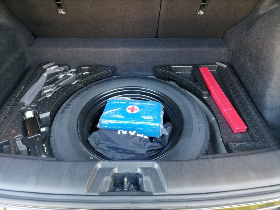 Nissan Qashqai 1,5 dCi 85 kw 116Ks registriran godinu dana, fotografija 15