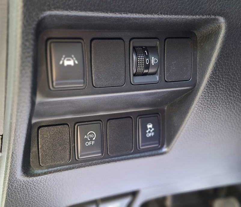 Nissan Qashqai 1,5 dCi panorama/kamera 360/servisna/jamstvo 1 god, fotografija 19
