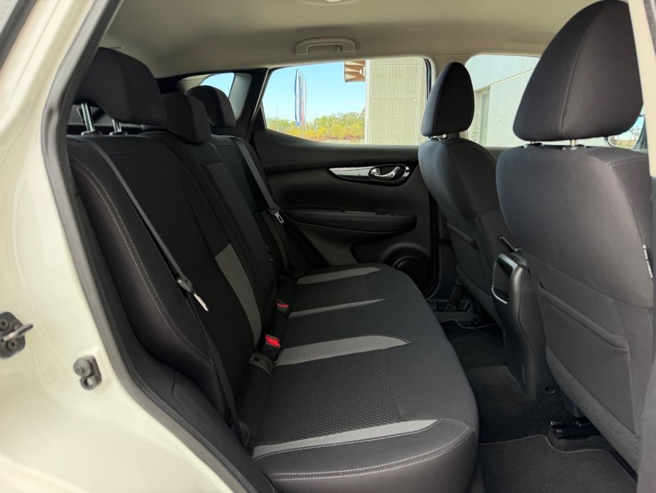Nissan Qashqai 1,5dCi N-CONNECTA,KEYLESS,GR.SJEDALA,SERVISNA,JAMSTVO, fotografija 16