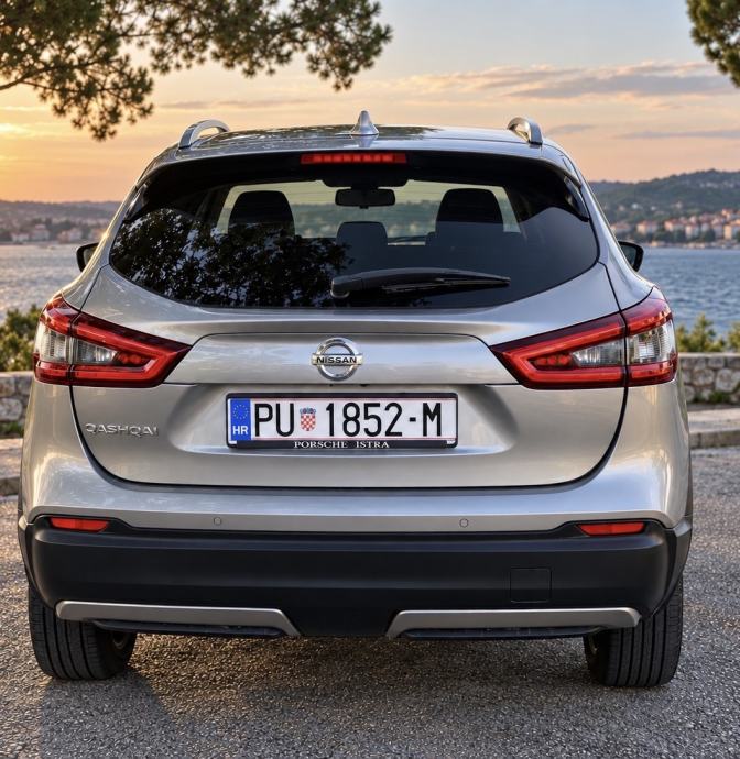 Nissan Qashqai 1.6 dCi 130 KS Acenta | Panorama | 360° | 19”, fotografija 4