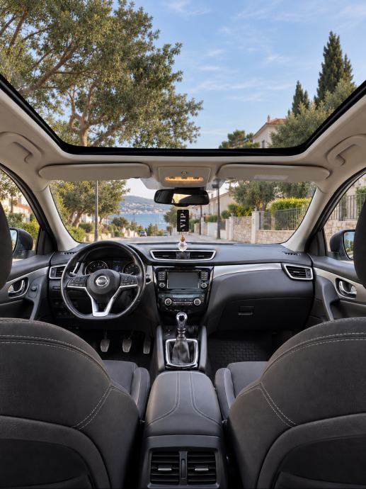 Nissan Qashqai 1.6 dCi 130 KS Acenta | Panorama | 360° | 19”, fotografija 5
