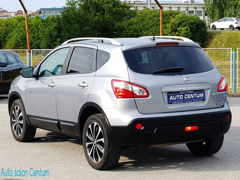Nissan qashqai 2012 года