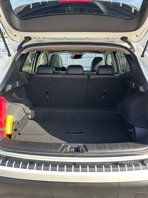Nissan Qashqai 1,6 dCi 360 automatik panorama krov oprema Tekna, fotografija 5