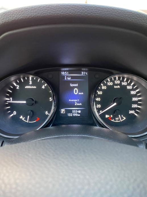 Nissan Qashqai 1,6 dCi 360° automatik, fotografija 12