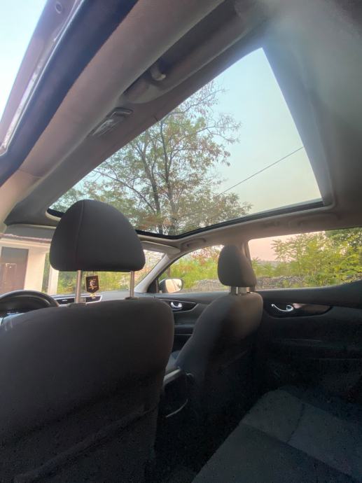 Nissan Qashqai 1,6 dCi 360° automatik, fotografija 17