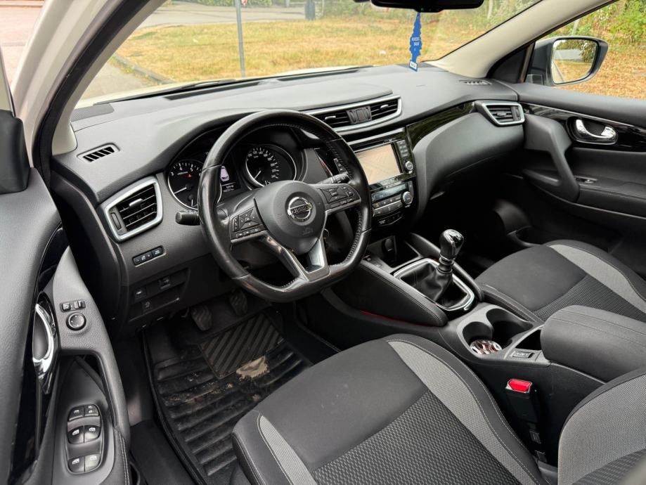 Nissan Qashqai 1,6 DIG-T*Top stanje*Redizajn*Reg. 7/2027*, fotografija 12