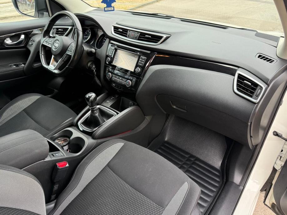 Nissan Qashqai 1,6 DIG-T*Top stanje*Redizajn*Reg. 7/2027*, fotografija 17