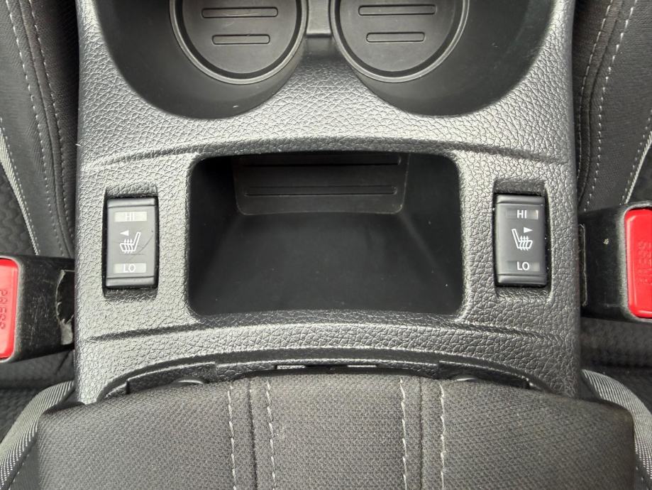 Nissan Qashqai 1,6 DIG-T*Top stanje*Redizajn*Reg. 7/2027*, fotografija 20