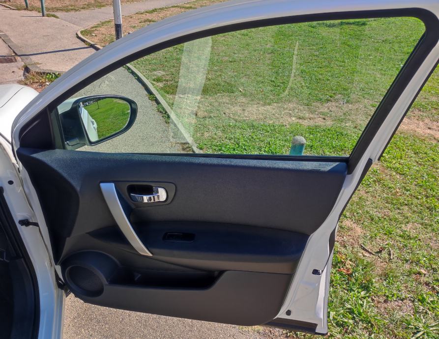 Nissan Qashqai 2,0 16V, fotografija 16