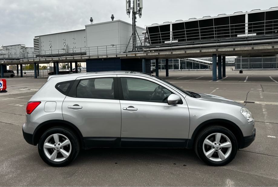 Nissan Qashqai 2,0 dCi Automatik Hr Auto Pano Keyless go Full oprema, fotografija 4