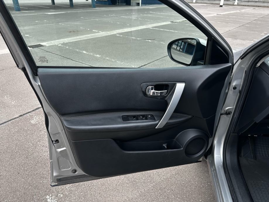 Nissan Qashqai 2,0 dCi Automatik Hr Auto Pano Keyless go Full oprema, fotografija 10