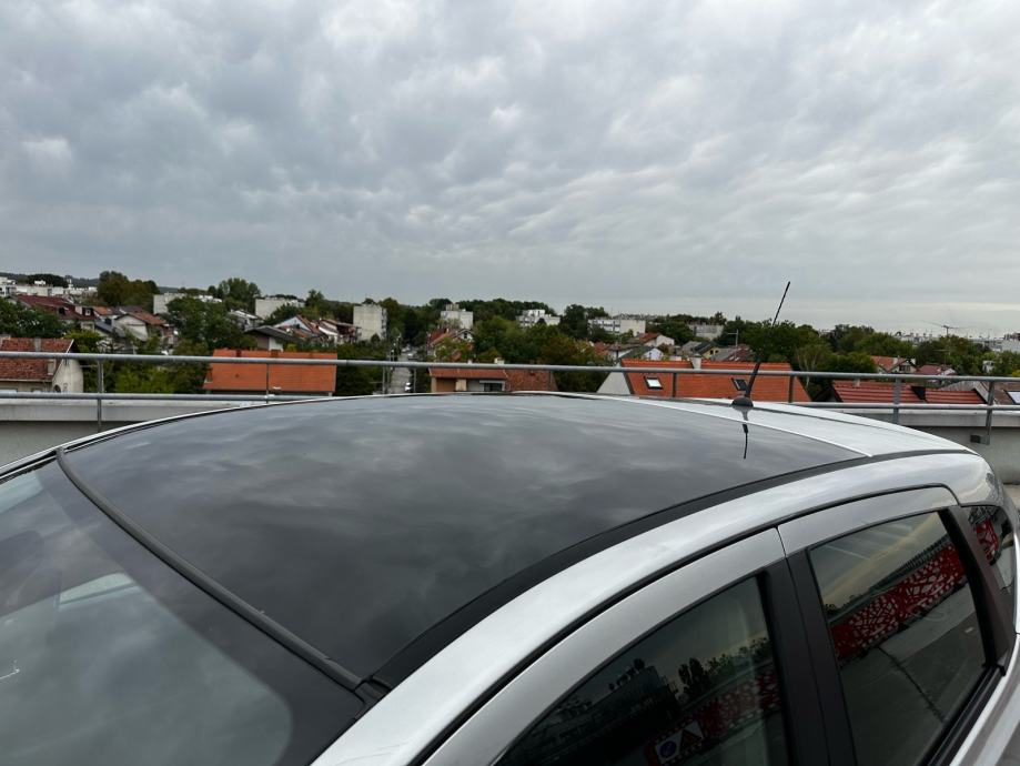 Nissan Qashqai 2,0 dCi Automatik Hr Auto Pano Keyless go Full oprema, fotografija 18