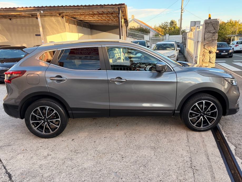 Nissan Quashia 1.5 dci 110Ks Euro6/PANORAMSKI KROV/PARKING KAMERA 360, fotografija 8