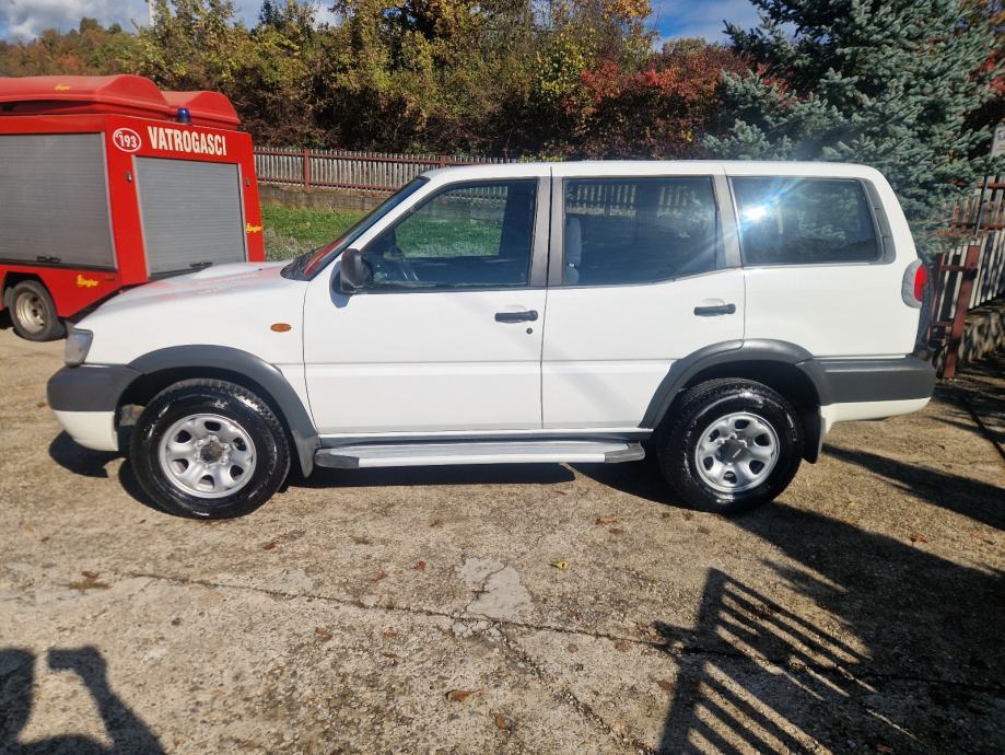 Nissan Terrano 2,7 TDi 4x4 7 sjedala 160tkm, fotografija 5
