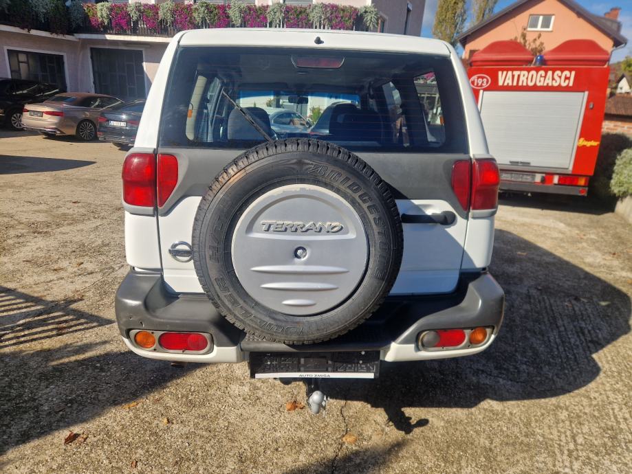 Nissan Terrano 2,7 TDi 4x4 7 sjedala 160tkm, fotografija 3