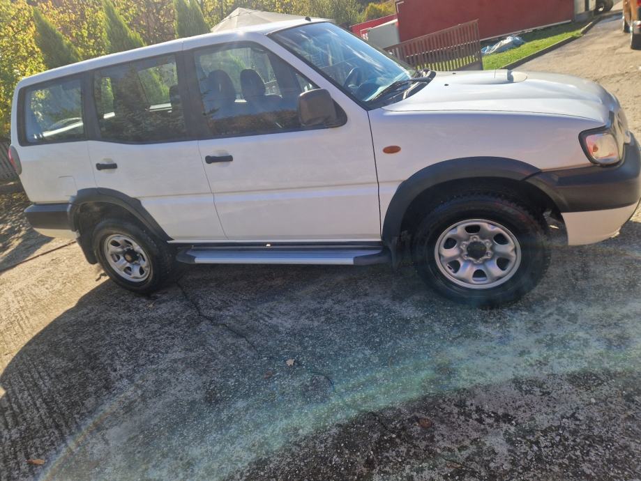 Nissan Terrano 2,7 TDi 4x4 7 sjedala 160tkm, fotografija 6