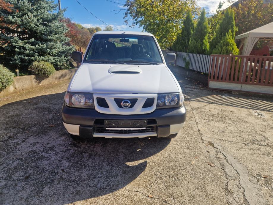 Nissan Terrano 2,7 TDi 4x4 7 sjedala 160tkm, fotografija 8