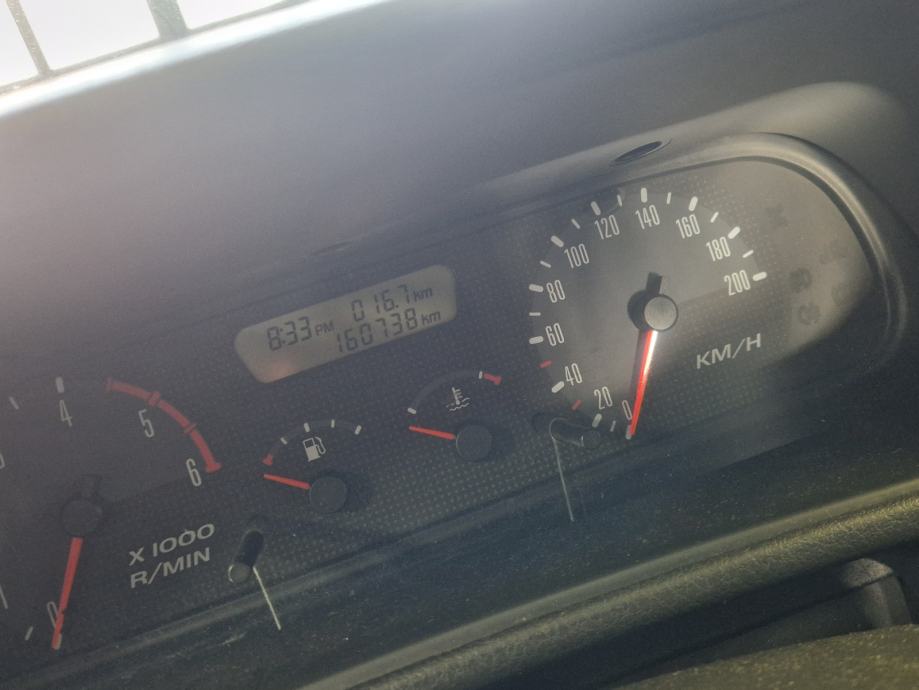 Nissan Terrano 2,7 TDi 4x4 7 sjedala 160tkm, fotografija 11
