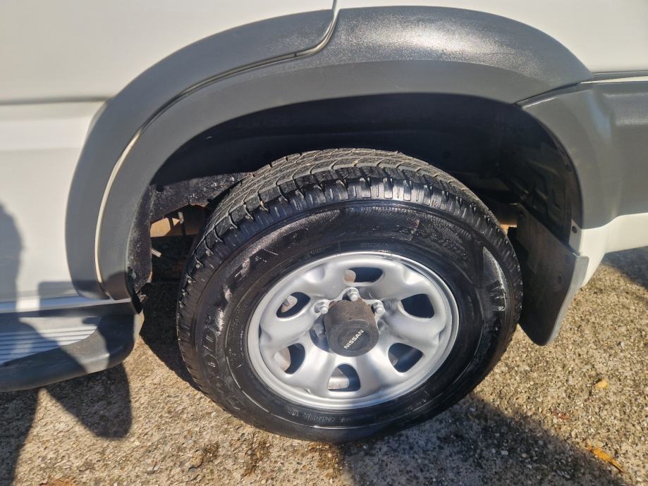 Nissan Terrano 2,7 TDi 4x4 7 sjedala 160tkm, fotografija 10