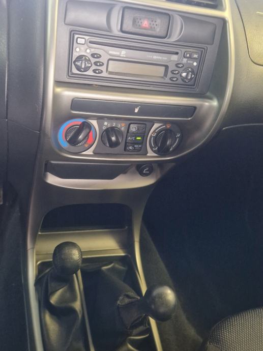 Nissan Terrano 2,7 TDi 4x4 7 sjedala 160tkm, fotografija 13