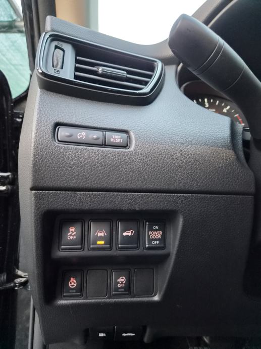 Nissan X-Trail 1,7 dCi N-Connecta -LED-NAVI-KAM.360-ALU-PANO-7 SJEDALA, fotografija 15
