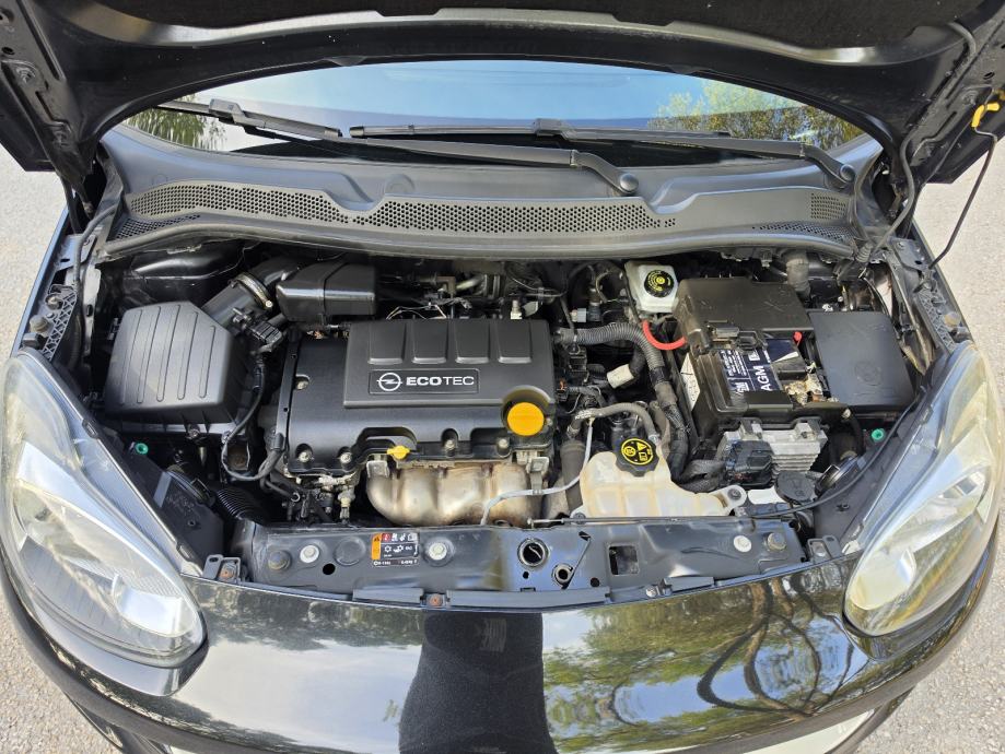 Opel Adam 1,2 Jam TOP STANJE, fotografija 17