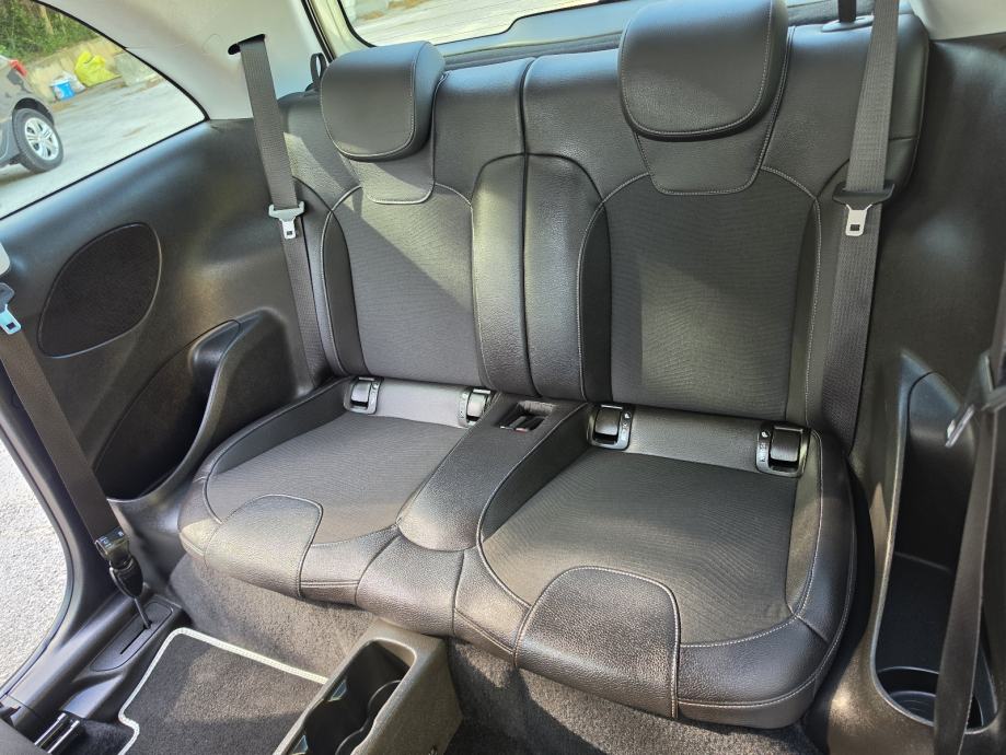 Opel Adam 1,2 Jam TOP STANJE, fotografija 12