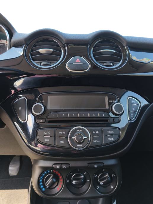 Opel Adam 1.2 - Registriran godinu dana! 6/27, fotografija 7