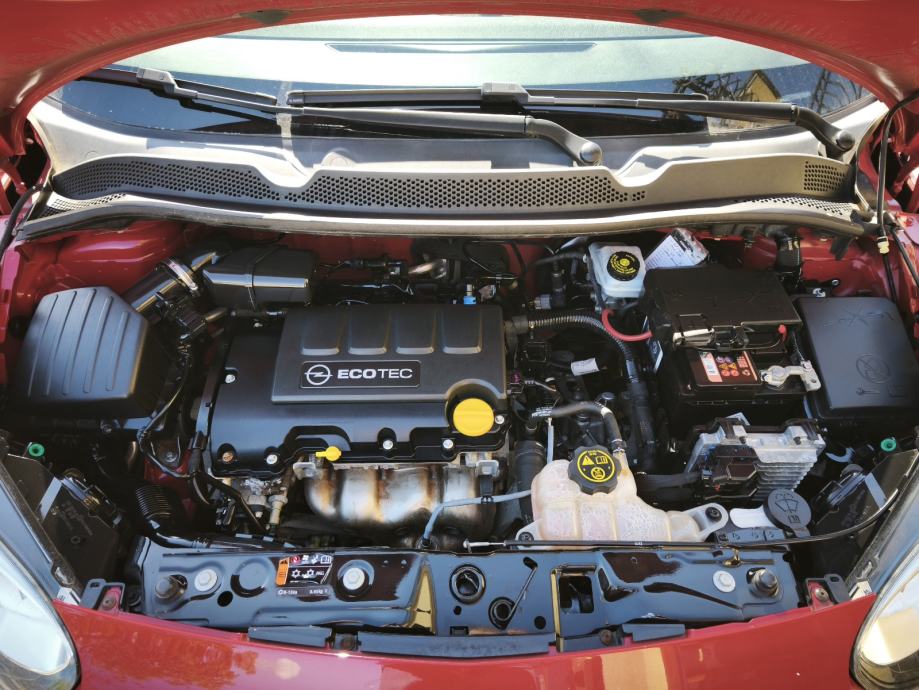 Opel Adam 1.2 - Registriran godinu dana! 6/27, fotografija 18