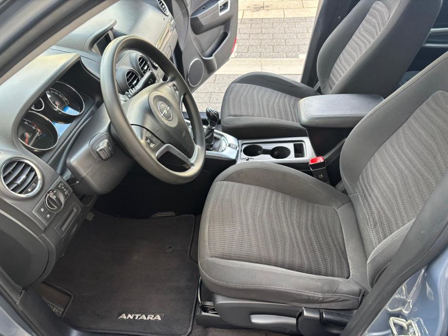 Opel Antara benzin,HR.Auto,samo 81ooo kilometara,servisna knjiga,NOVO!, fotografija 10