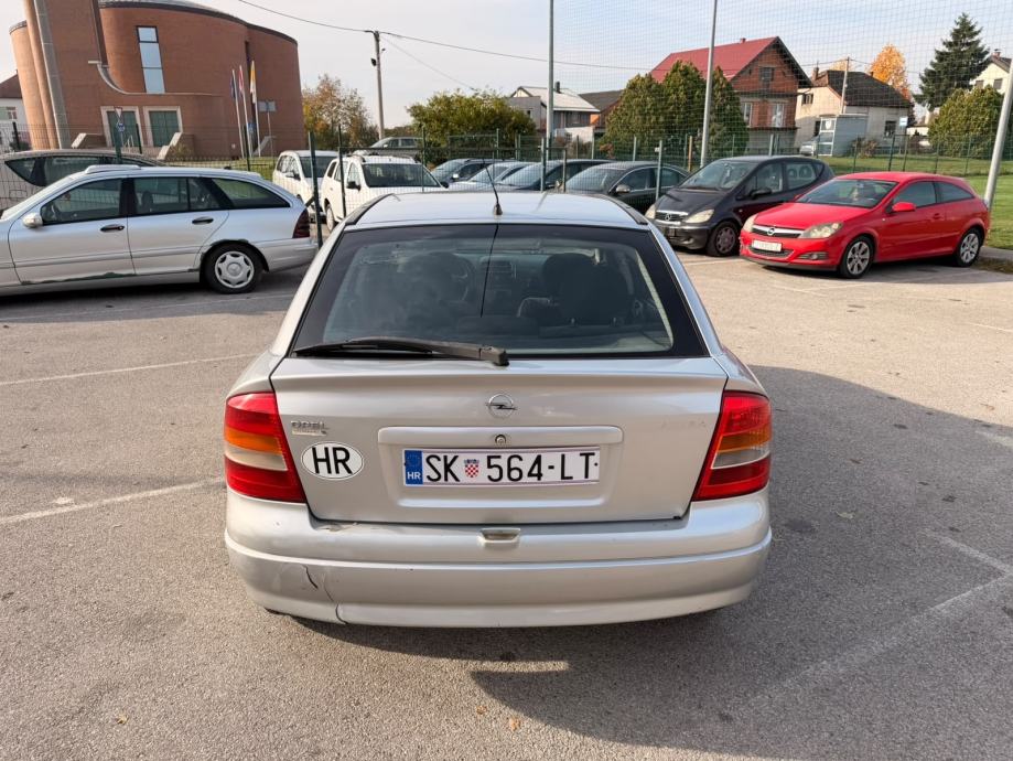 Opel Astra 1,2 AUTO ODLICAN ZA SVOJE GODINE BEZ ULOGA, fotografija 3